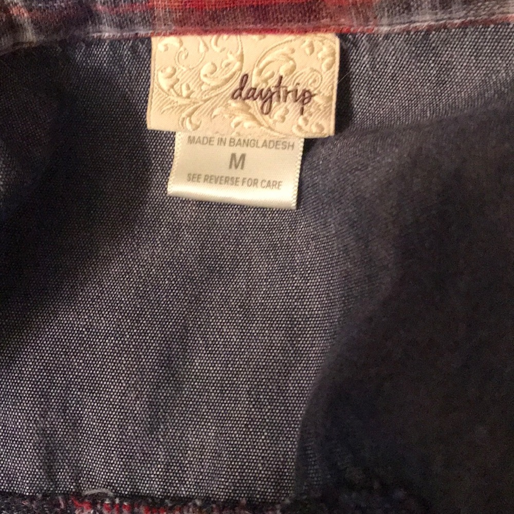 Button up - Picture 2 of 3
